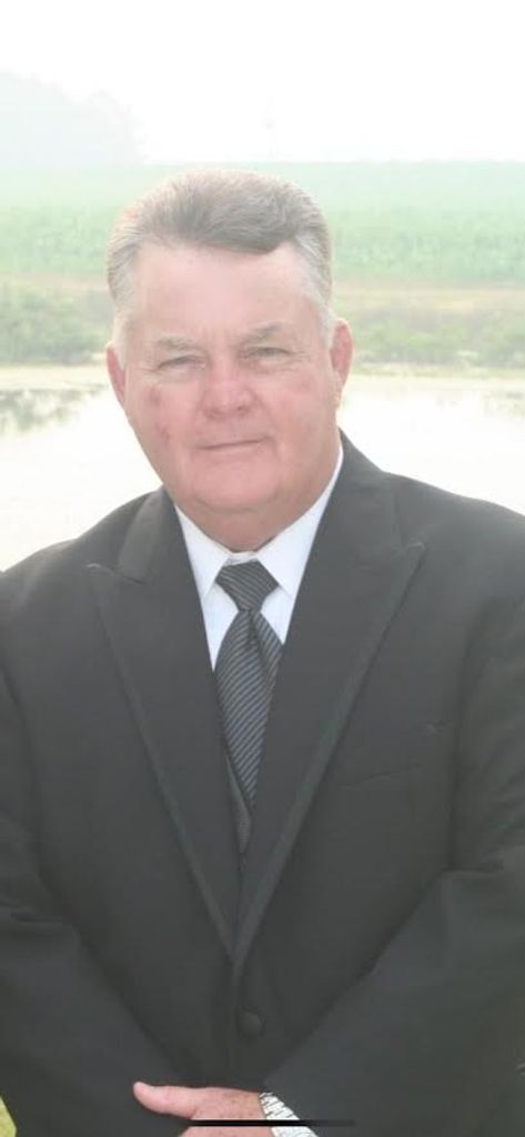 Carl Waters