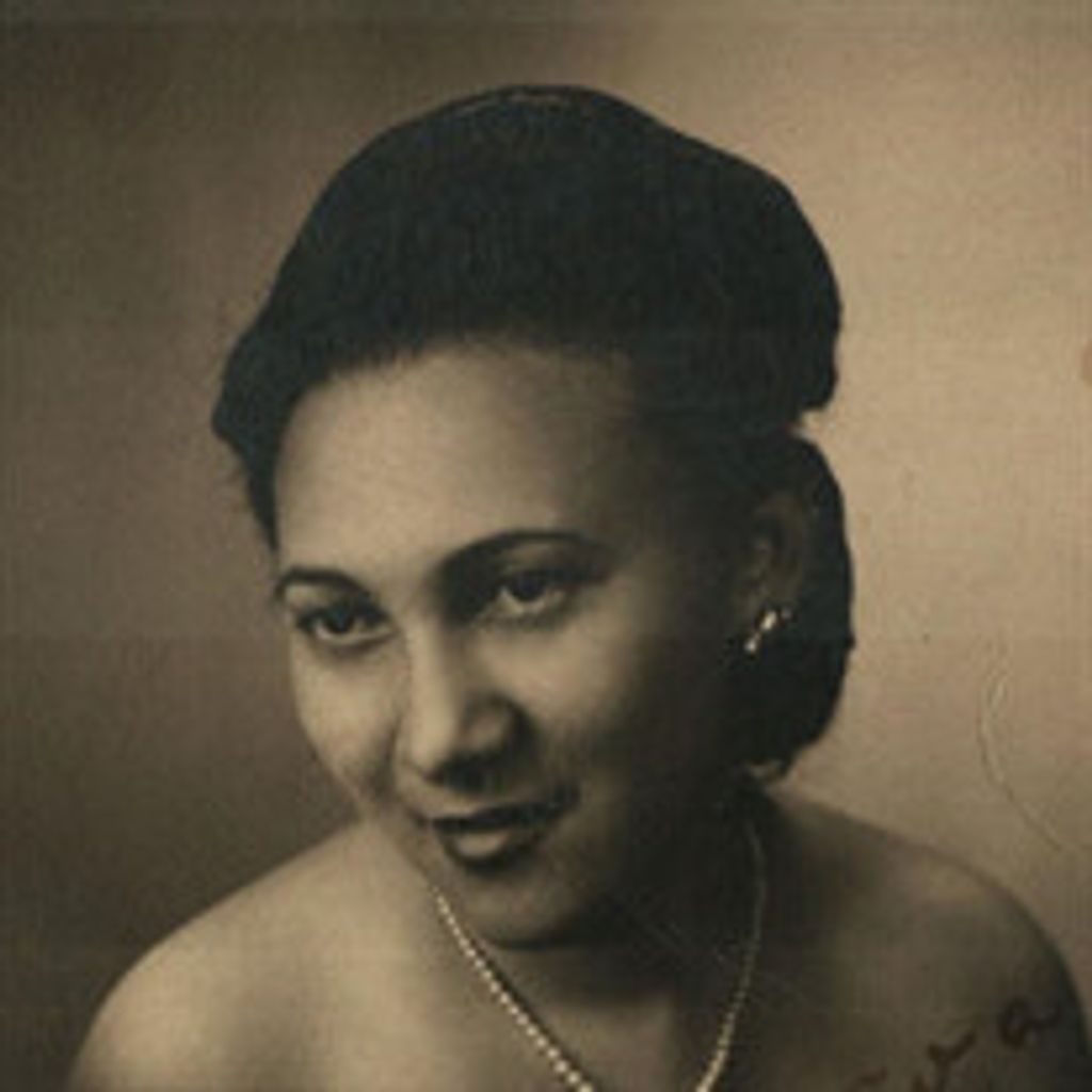 Carlota G Nieves