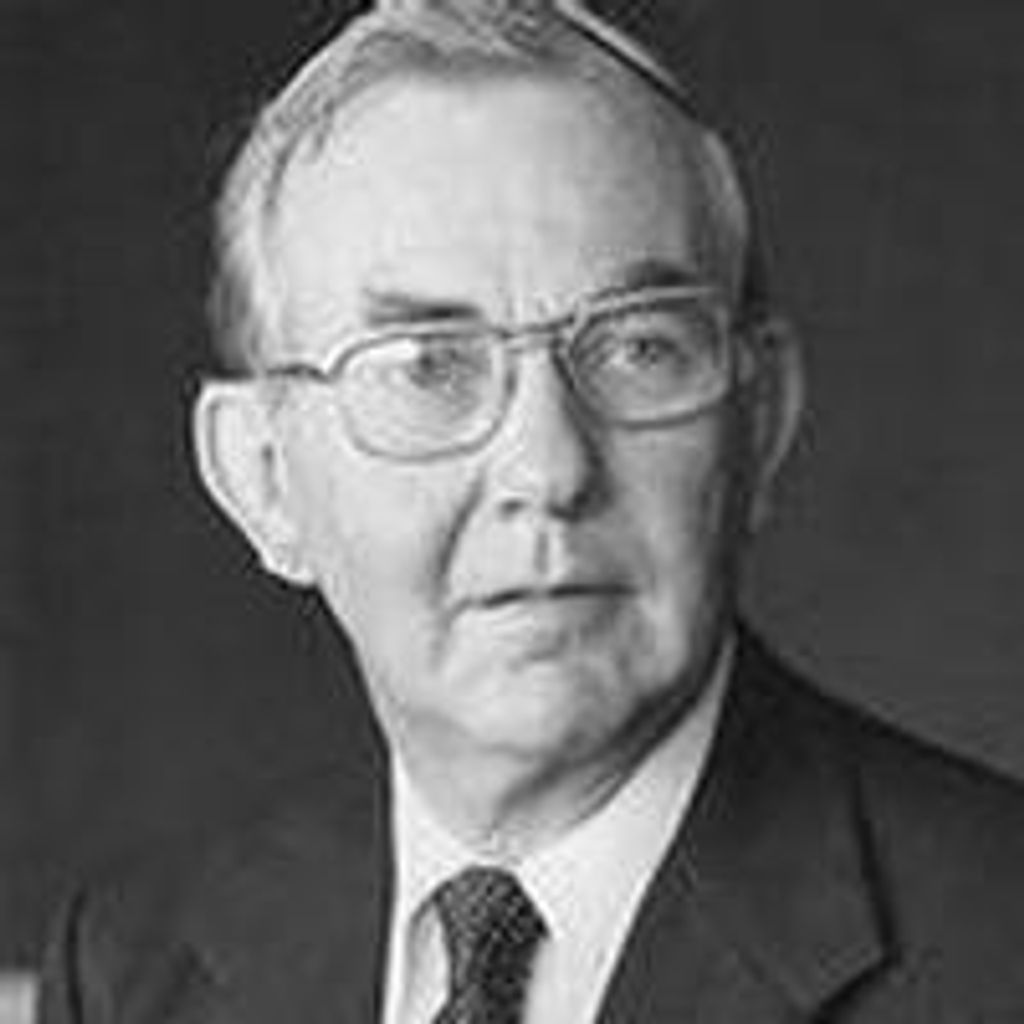 Dr. Elwin D Farwell