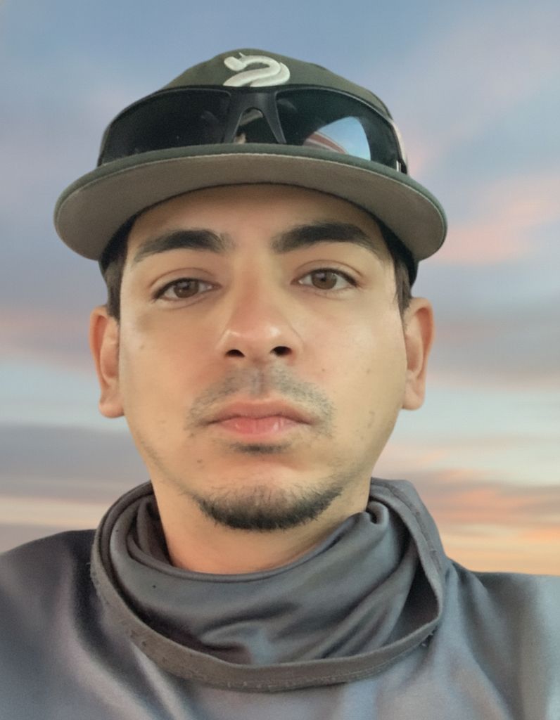 Roberto Navarro III Profile Photo