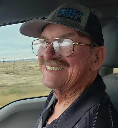 Elwyn Gene Peterson's obituary image