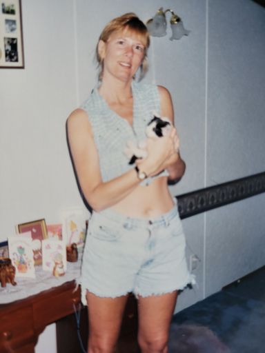 Karen Floor photo gallery thumbnail 20 of 206