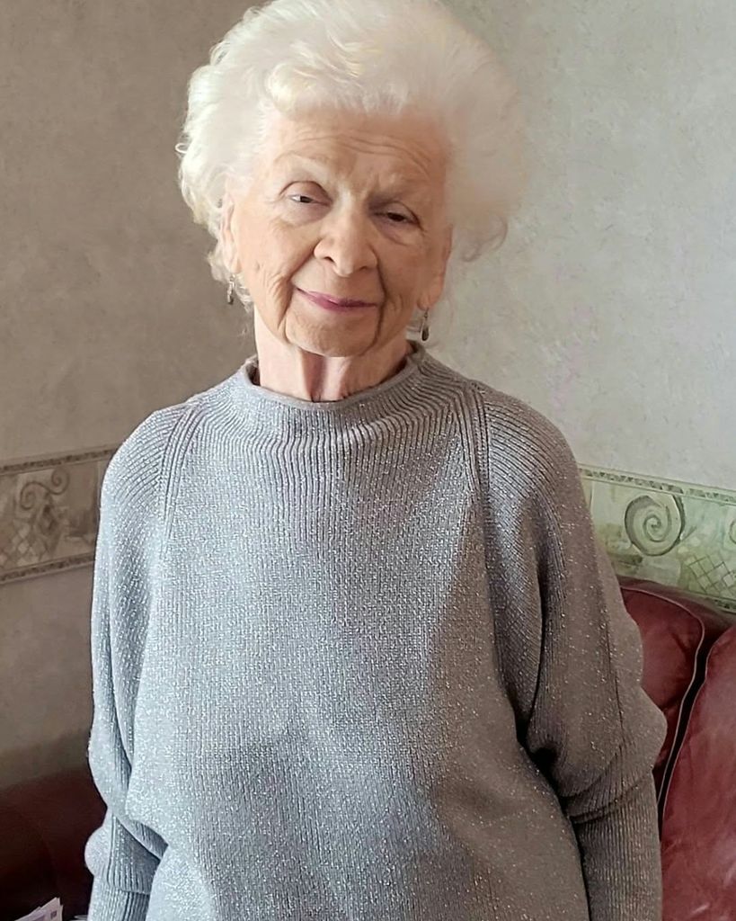 Ruth Ione Mowday