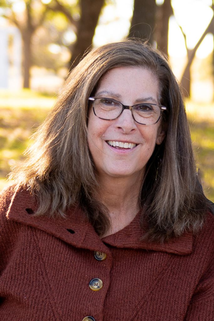 Elizabeth Louise Black Profile Photo