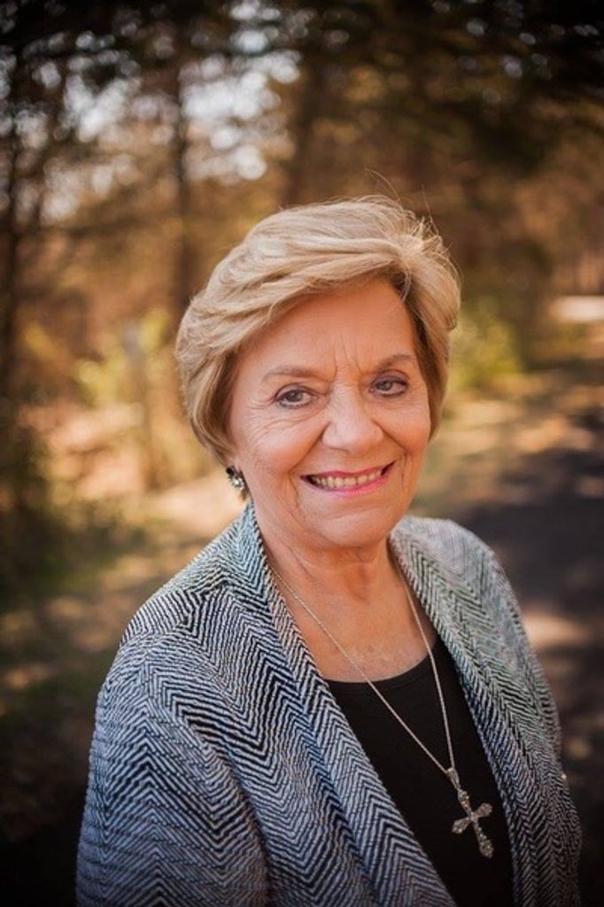 Faye Matthews Profile Photo