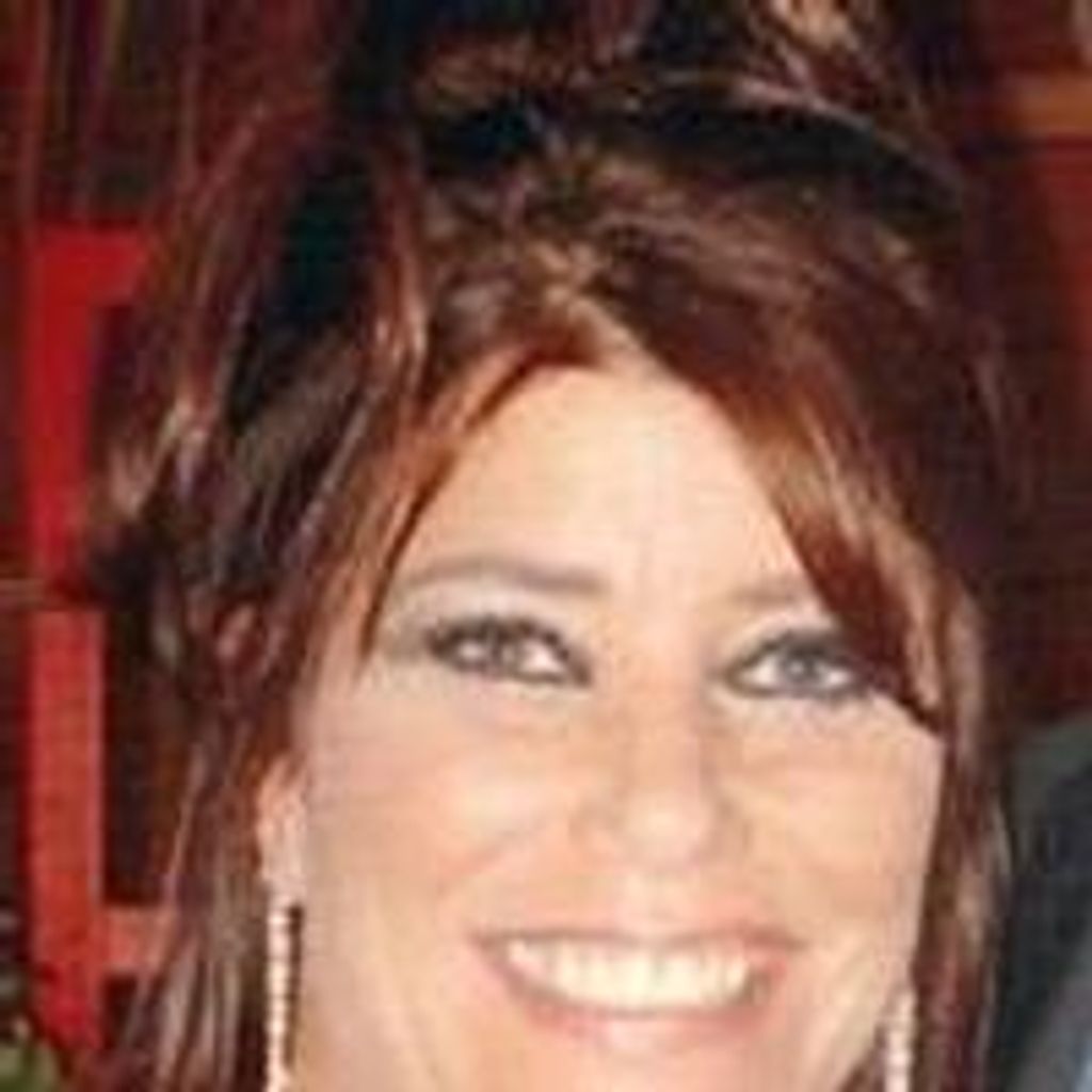 Holly Rhodes