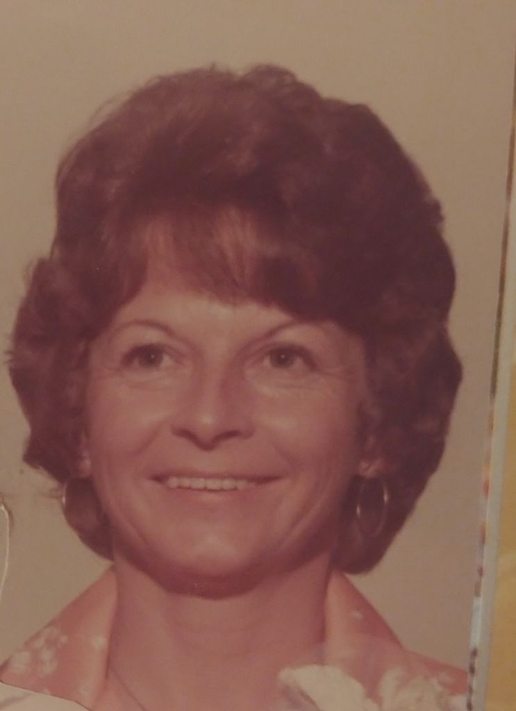 Carolyn (Little)  Fox