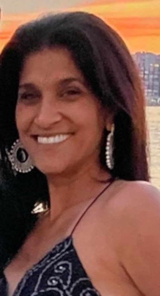 Tena Marie Hadoulis Profile Photo