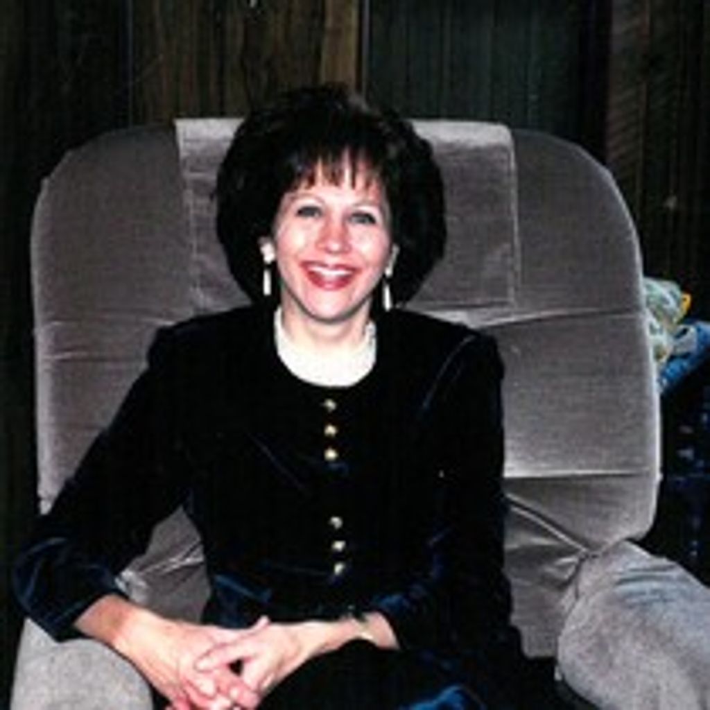 Patty Lynn (Peterson)  Street Profile Photo