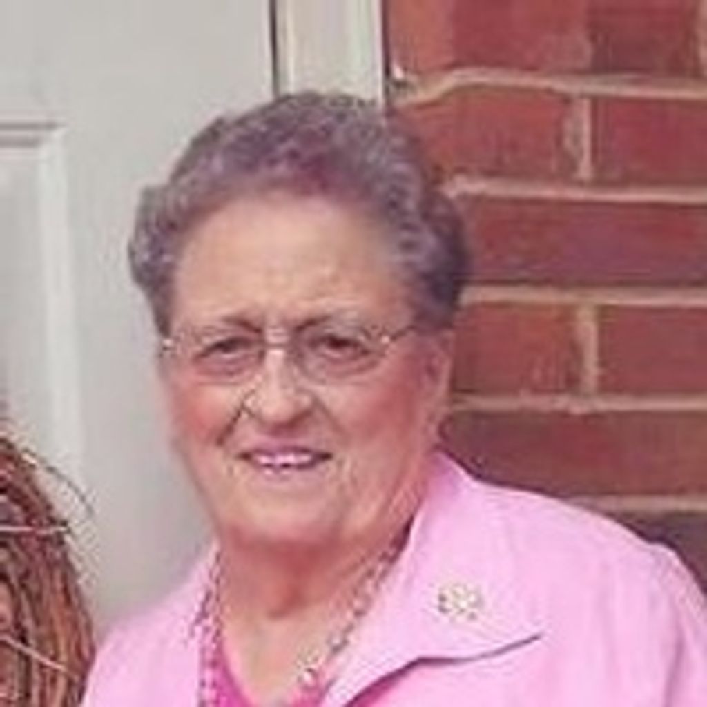 Carolyn  Hanes Garnto