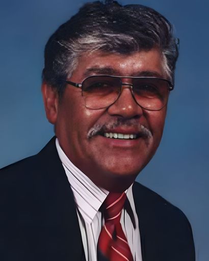 Luz G. Urdiales's obituary image