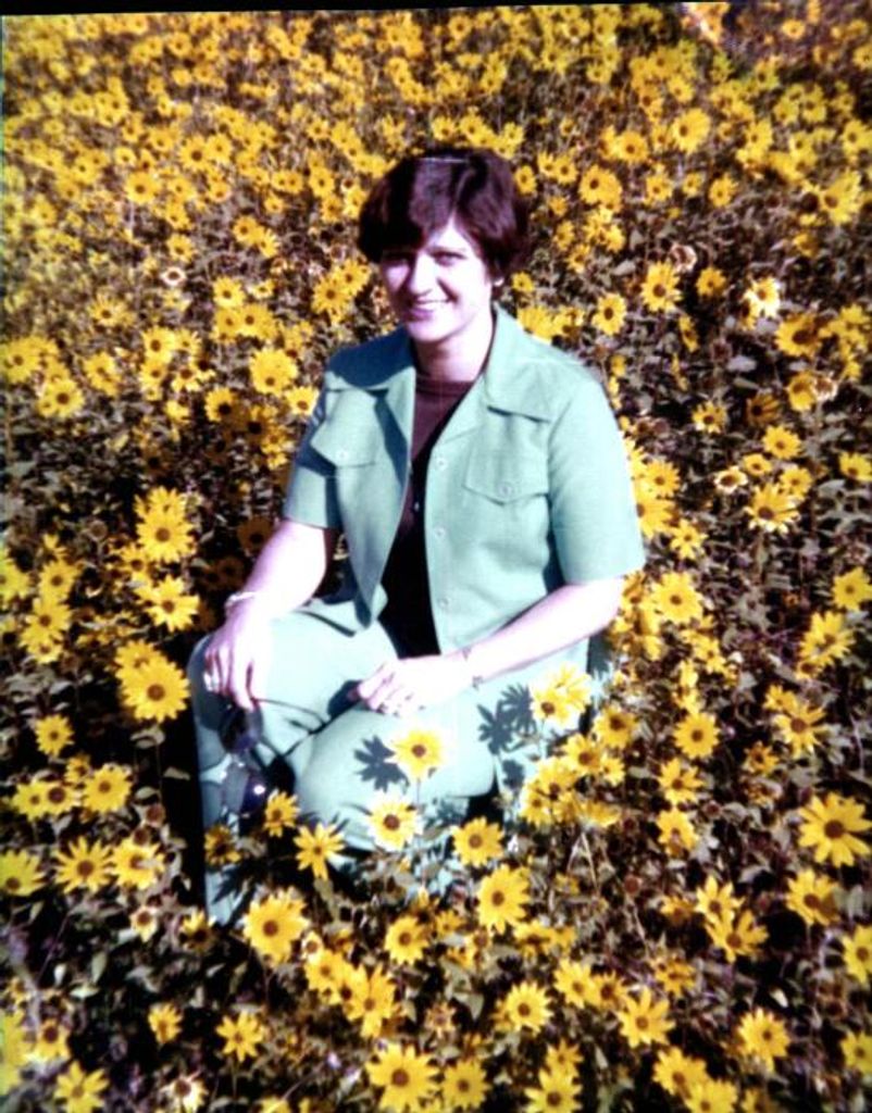 Joan Lewis Profile Photo