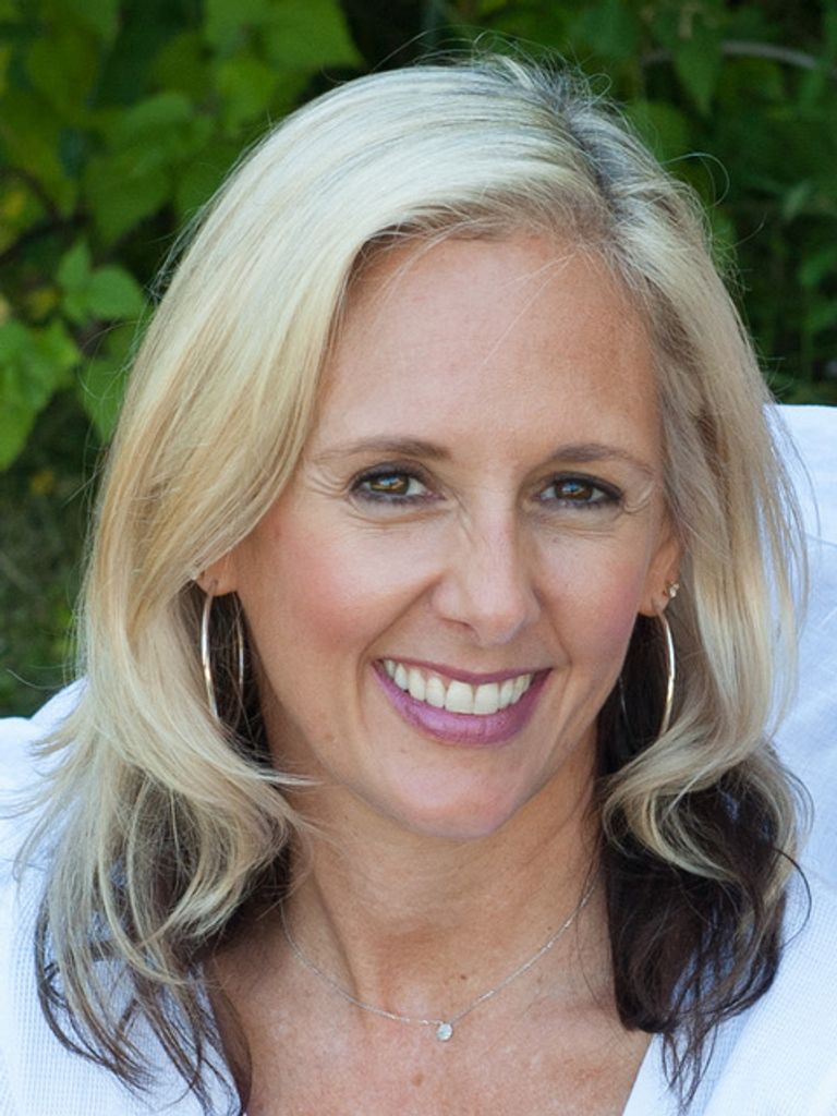 Debra Swanson Lee Profile Photo