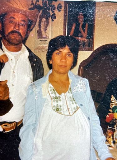 Adolfo Quintanilla photo gallery thumbnail 22 of 80