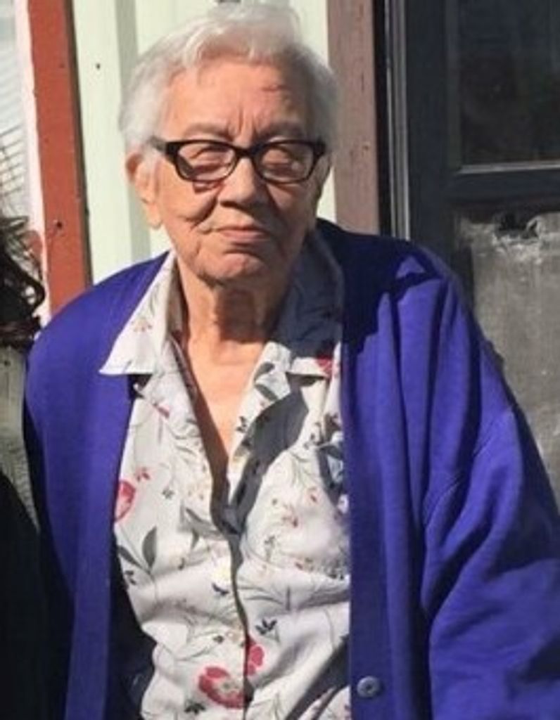 Gloria Pinales