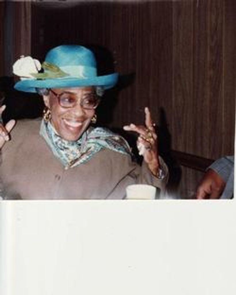 Elizabeth Young Profile Photo