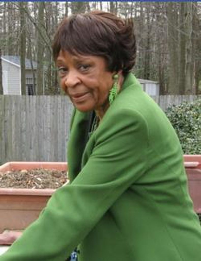 Vivian "Fuzzy" Estelle Howard