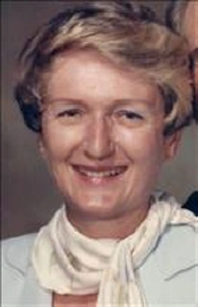 Ingrid Stollewerk Summer Profile Photo