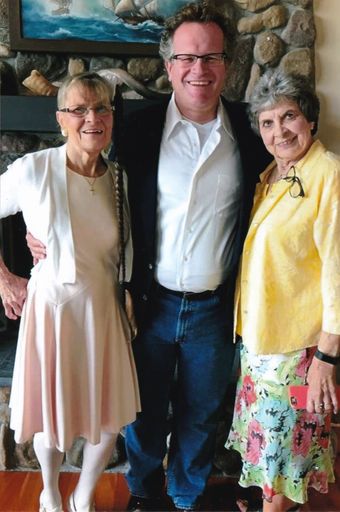 Linda Faye Lentz photo gallery thumbnail 34 of 44
