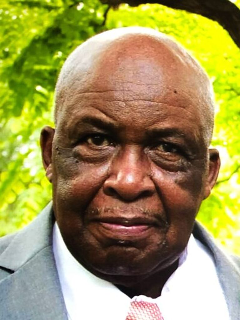 Eulus Young Profile Photo
