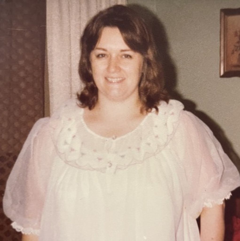 Carolyn Ann (Wood) Burkett Profile Photo