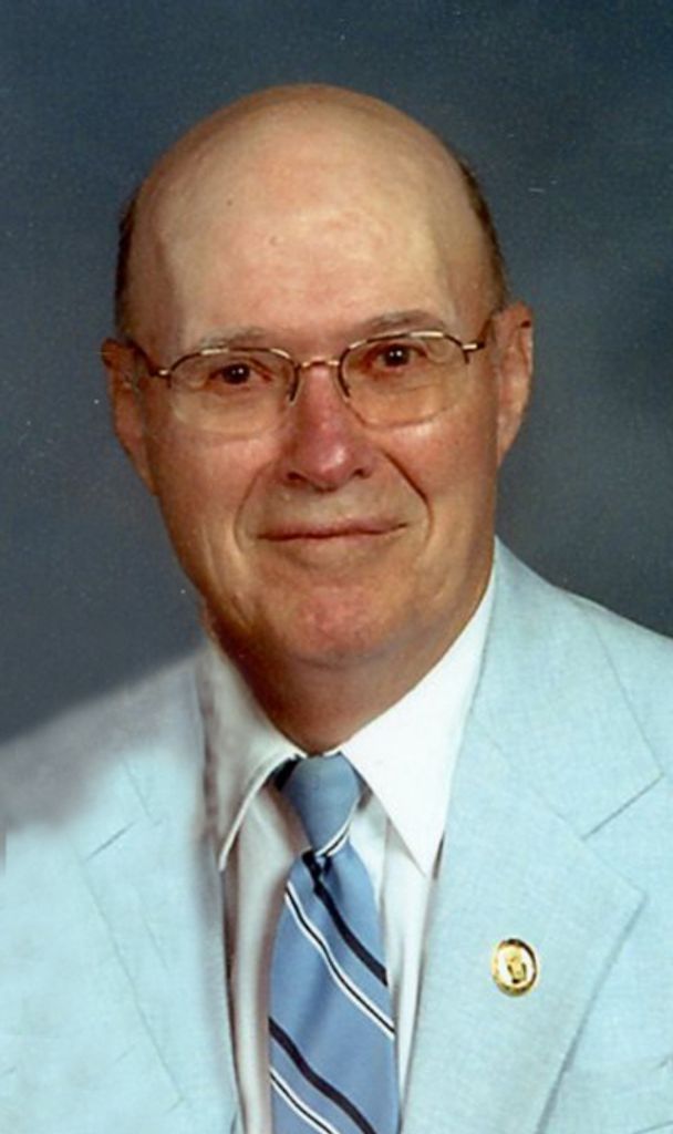 Elliott Larsen Profile Photo