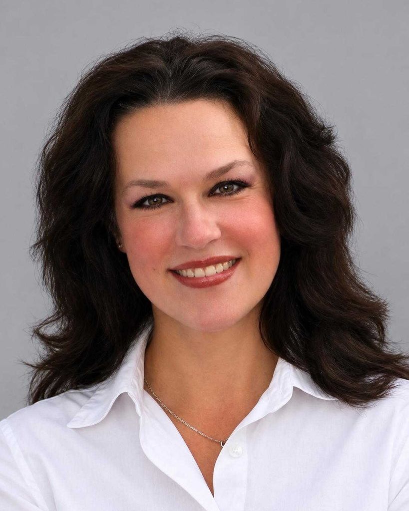 Christina Leilani (Gross) Lloyd Profile Photo