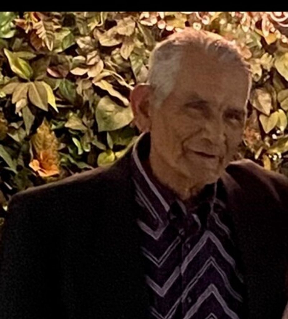 Carlos Reyna Profile Photo