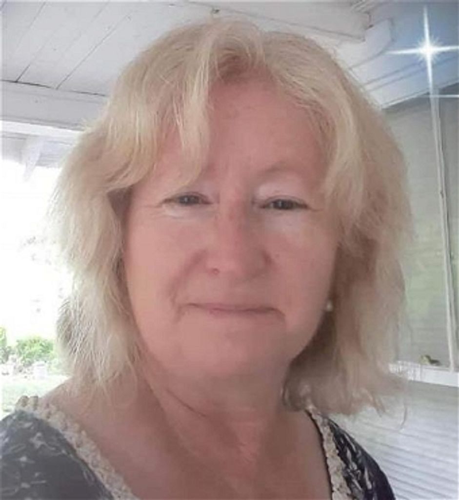 Carolyn Yvonne Case Daniels