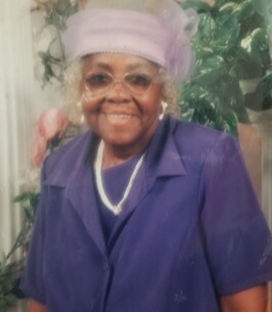Lee Alice Smith