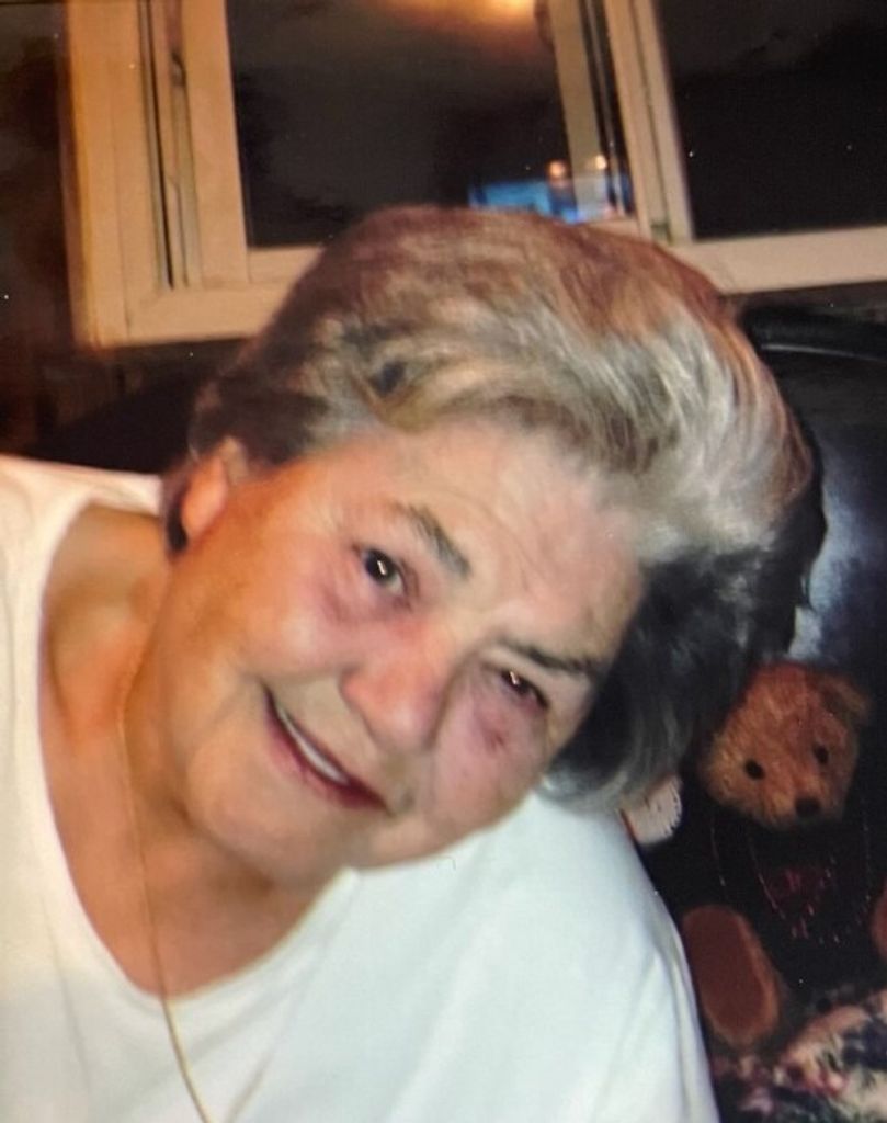 Lola B. (Moore)  Velotta Profile Photo