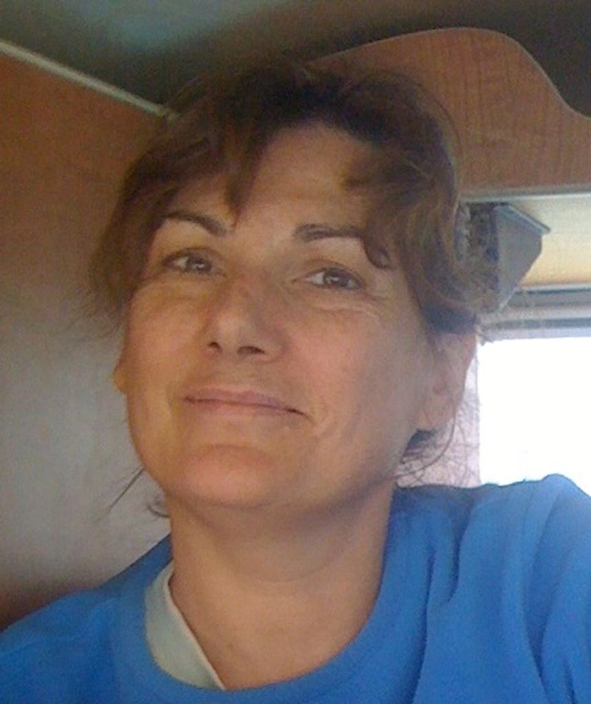 Leslie Elizabeth Hahn Profile Photo