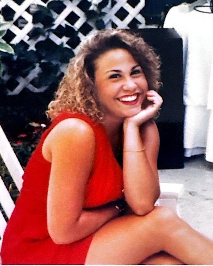 Lindsay Cave Farrell Profile Photo