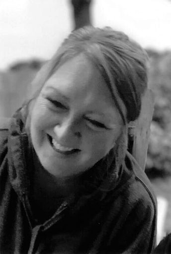 Christie Lynn (Walker)  Pozza Profile Photo