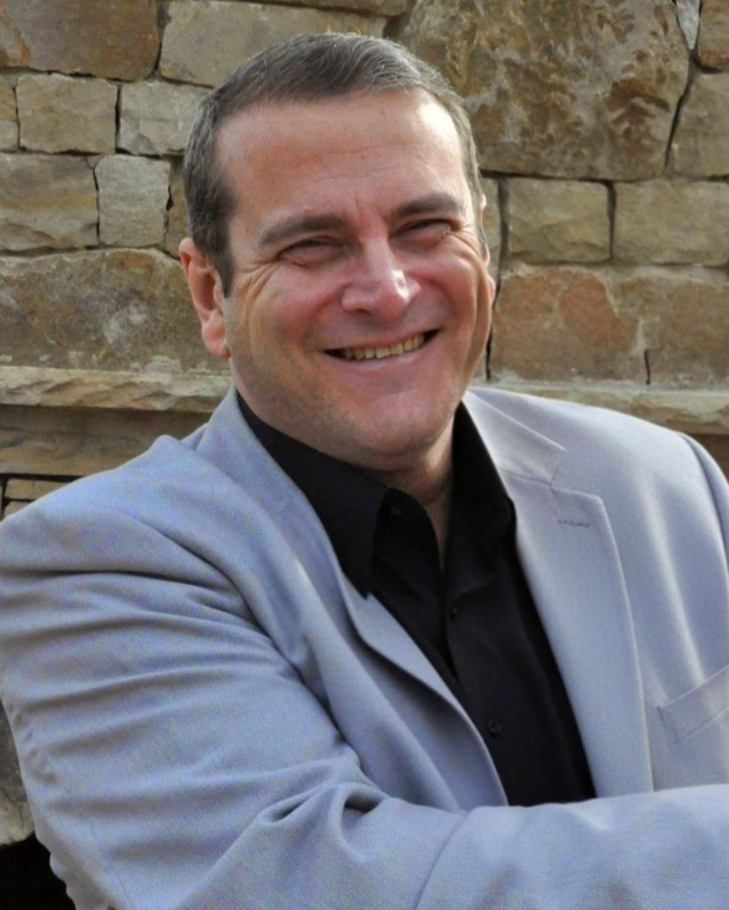 Stuart Lesley Parker Profile Photo