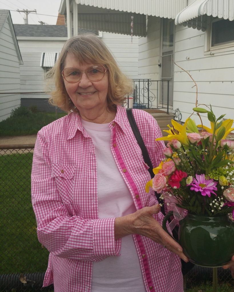 Beverly Lee Profile Photo