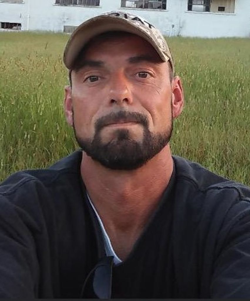 Charles Lester "Charlie" Buchanan Profile Photo