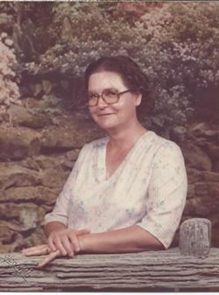 Etta Moore Profile Photo