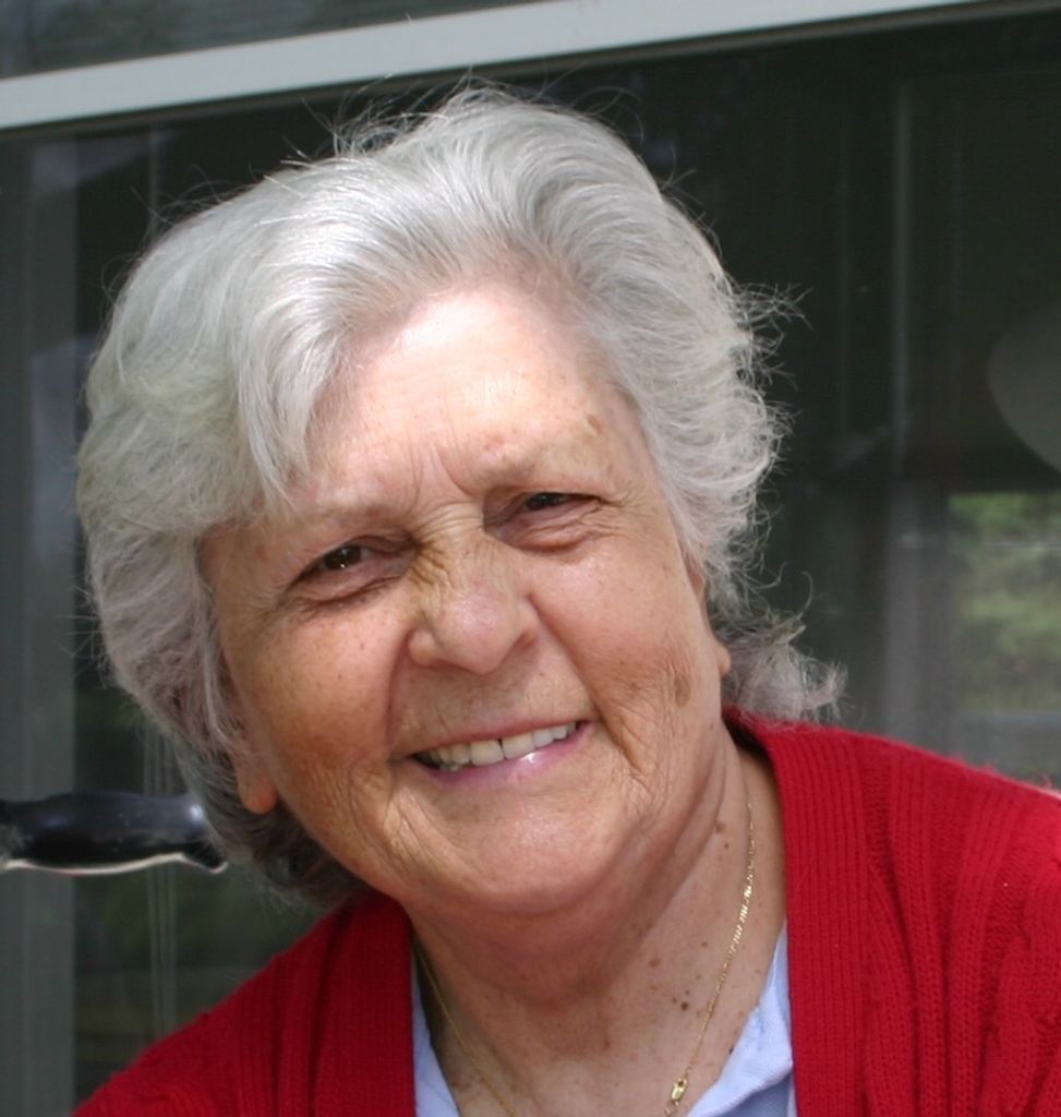 Lucille  T Eichhorst