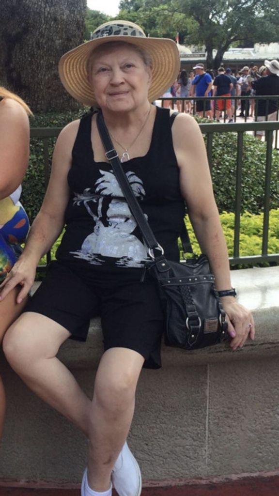 Carolyn Estelle Neighbors