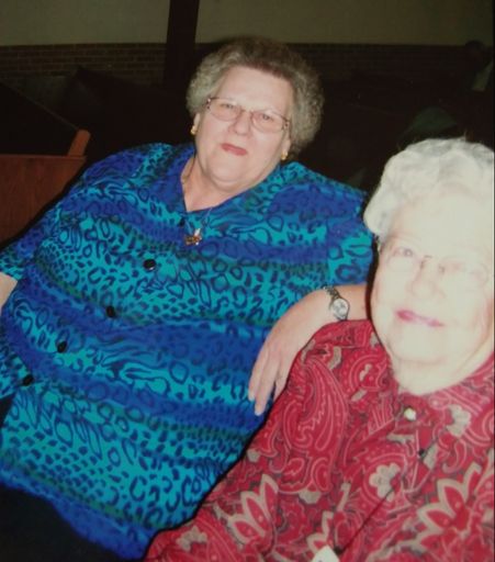 Anne Marie Seybold photo gallery thumbnail 12 of 36