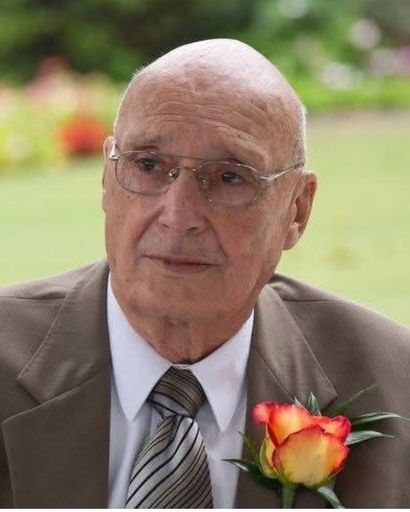 Warren G. Mortimer's obituary image