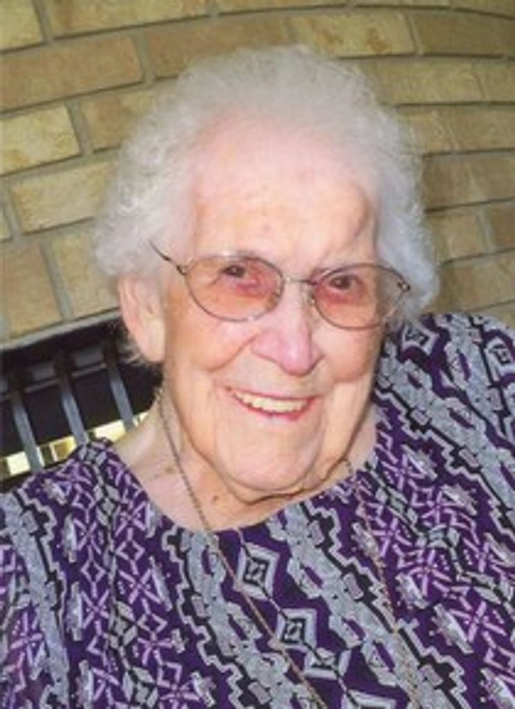 Elizabeth J. (Christiaansen)  Green