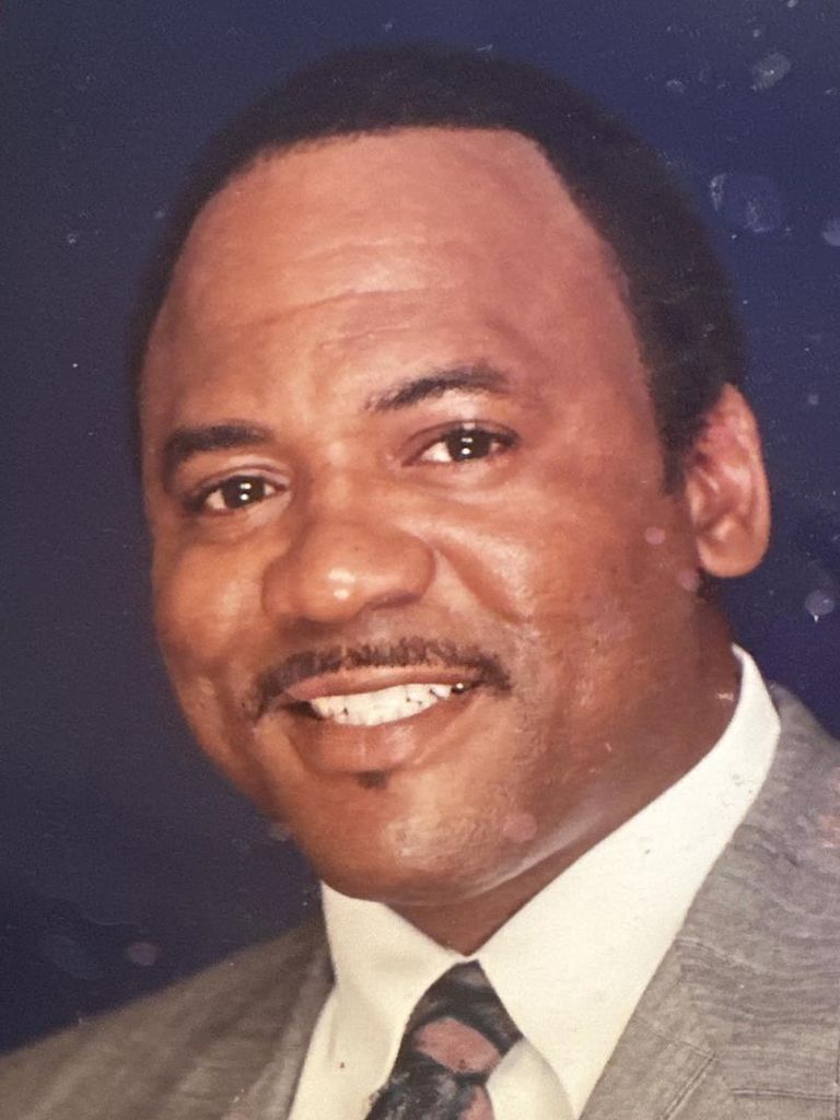 Robert Earl Jones Profile Photo
