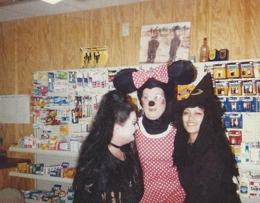 Frances Brewer photo gallery thumbnail 23 of 30