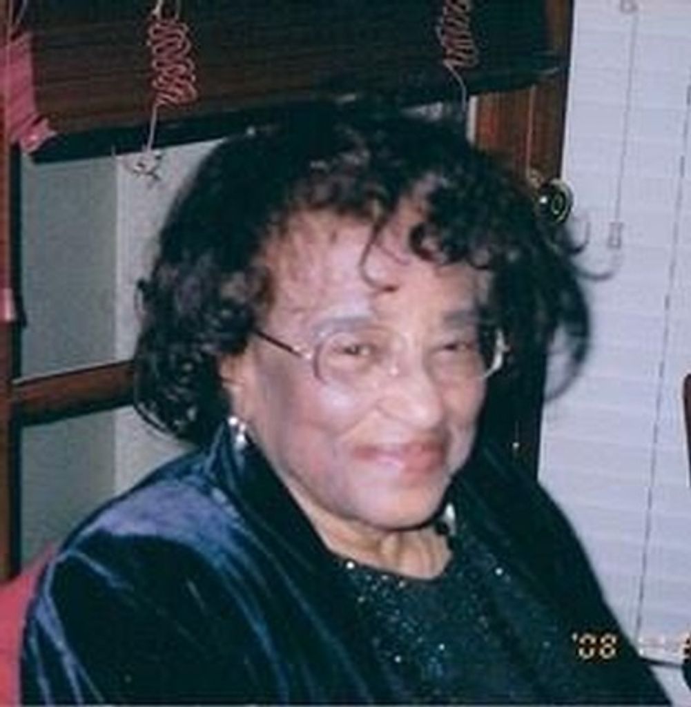 Maggie L.Ee Alexander Evans
