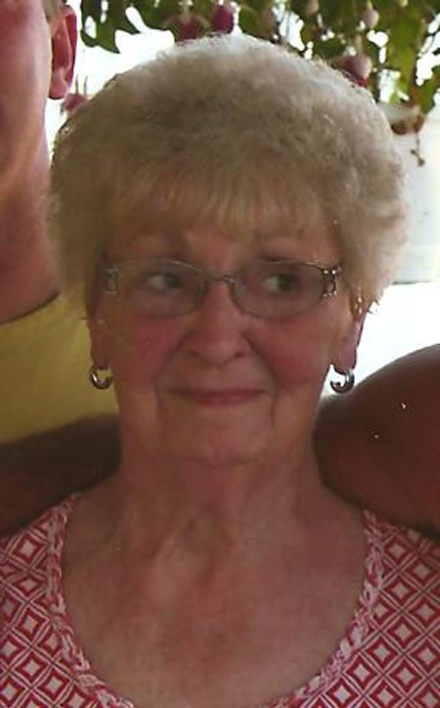 Betty L. (Wakefield)  Kulesza