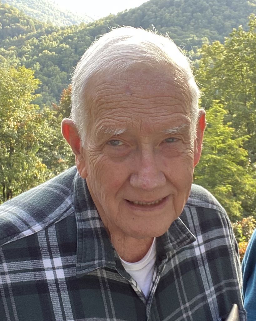 Thomas Mark Mitchell Profile Photo