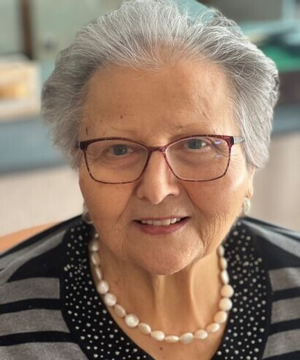 Bertilla Taurasi photo gallery thumbnail 1 of 18