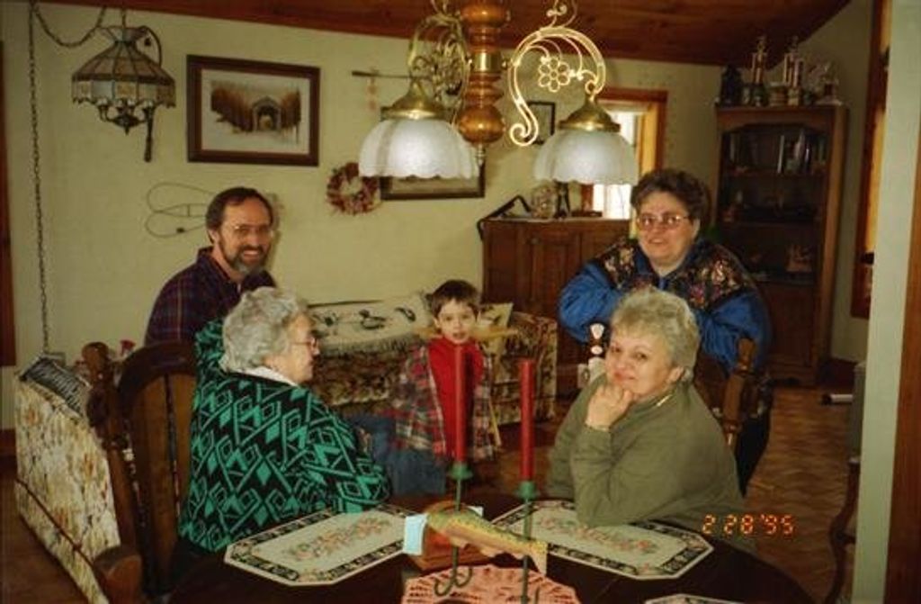 Dolores Chaples